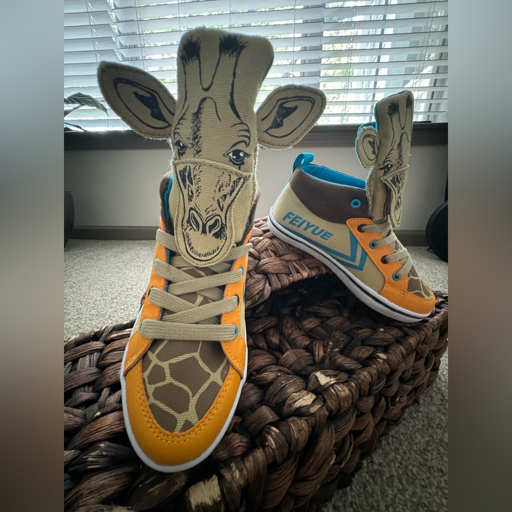 Feiyue Giraffe Print High-Tops with Ears Little Kids perfect for back to school